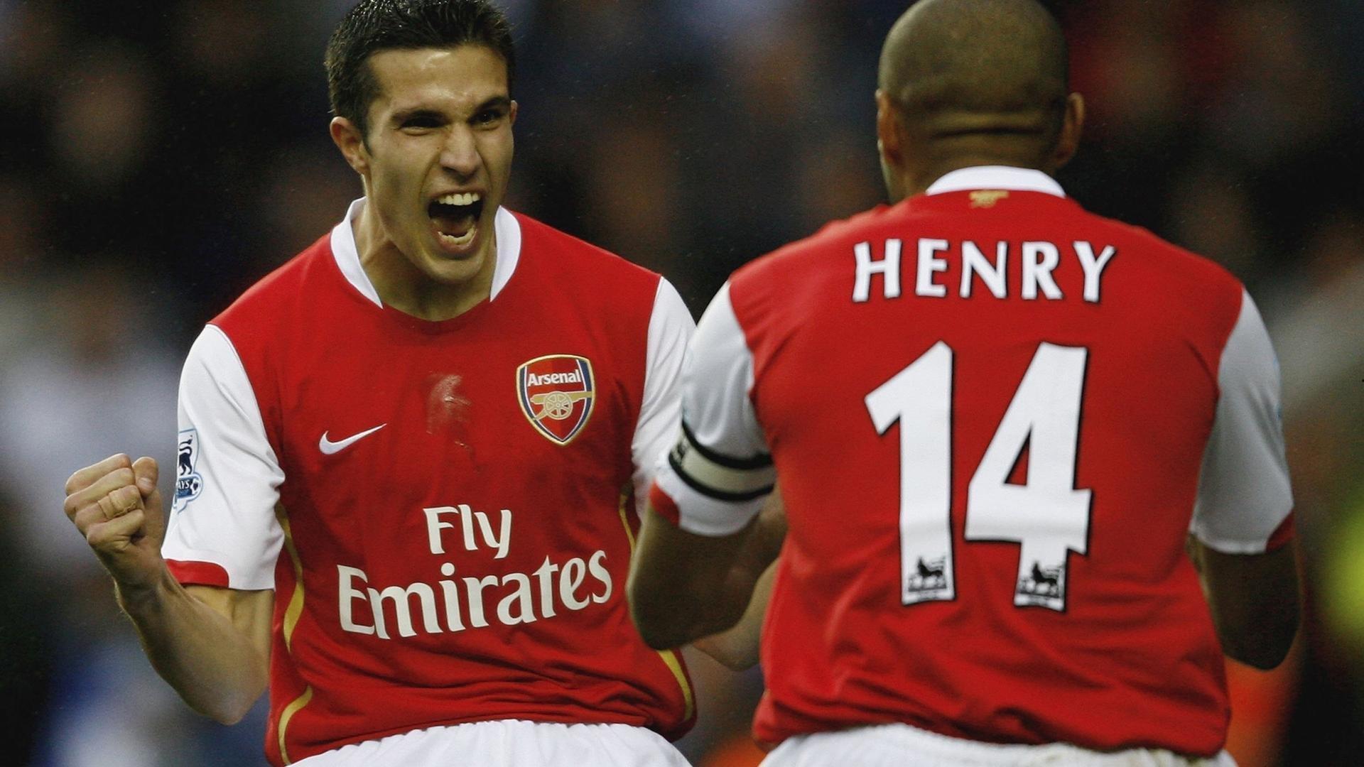 梅西第七次捧起金球奖 刷新历史纪录再创足坛传奇